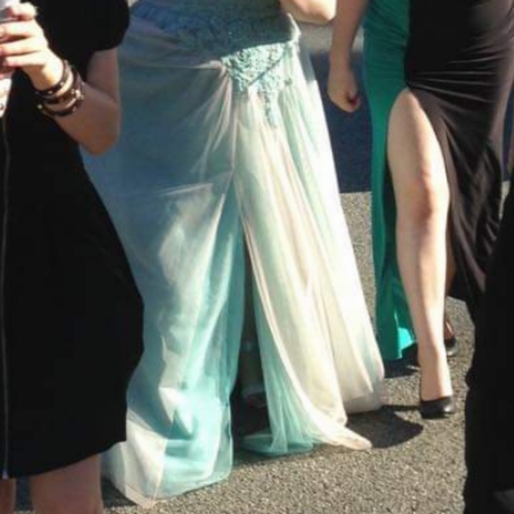 Blue & Pink strapless multi layer skirt prom dress - Picture 6 of 6